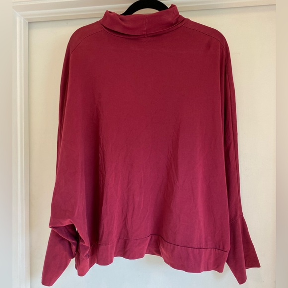 SAGA Long Sleeve Shirt Made In Italy Bat Wing Sleeves Cowl Neck Burgundy Red - Picture 2 of 4